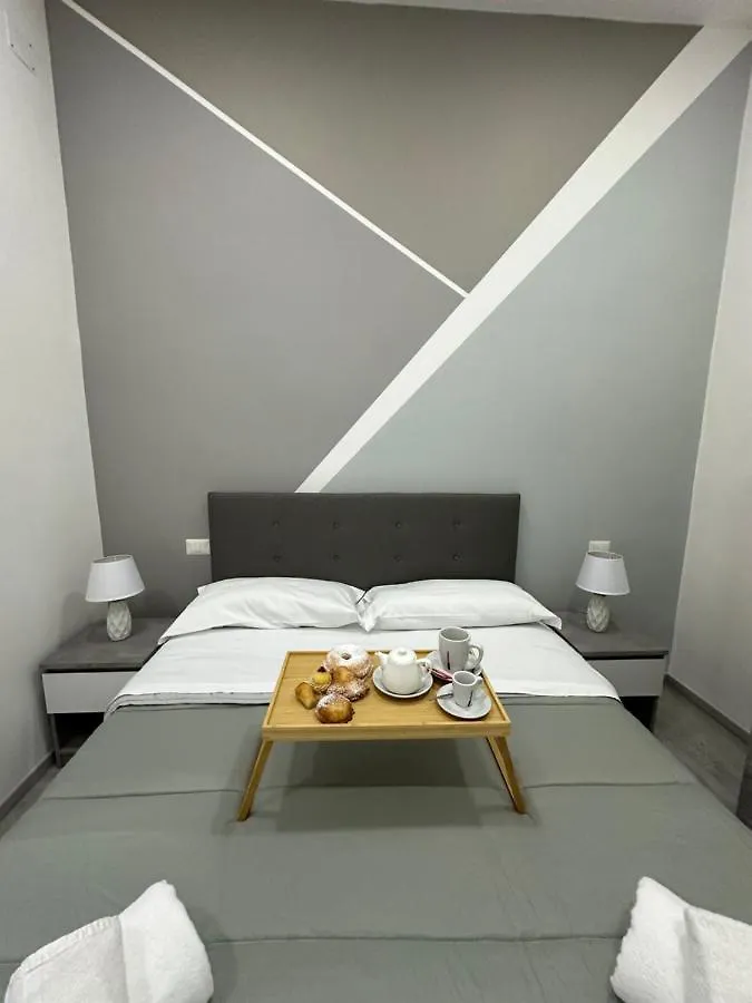 Garibaldi Guest House Napoli Italia