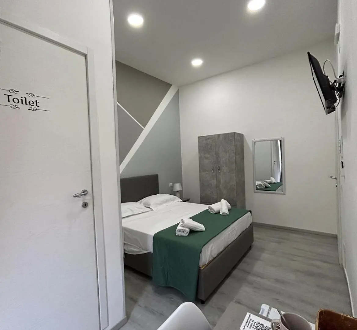 Garibaldi Guest House Napoli Italia